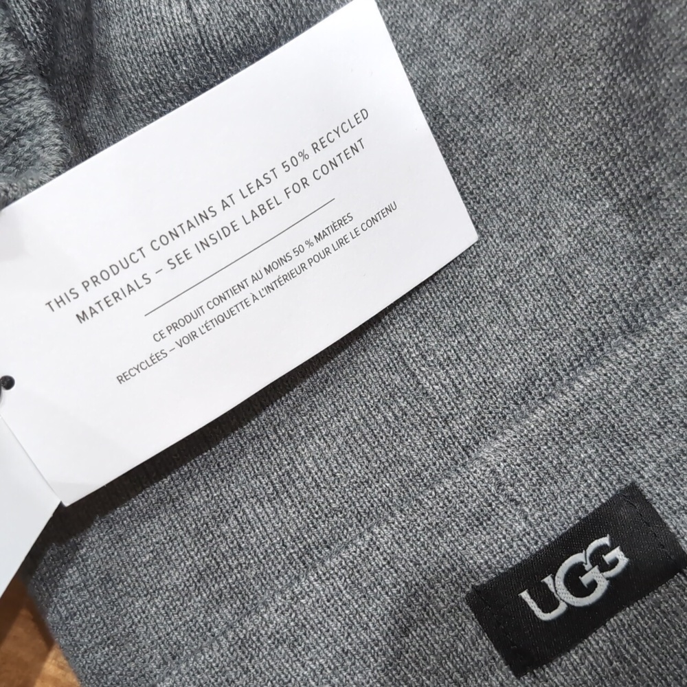 Ugg Australia 2 Piece Touch Screen Compatible Hat & Tech Gloves Set Nwt ❤️ - Picture 8 of 10